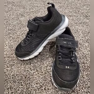 Under Armour Kids Black and White Sneakers